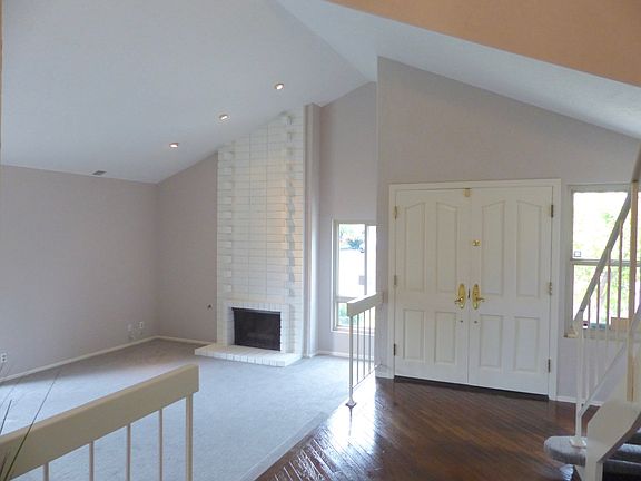 3rd image of 34 Deerwood E