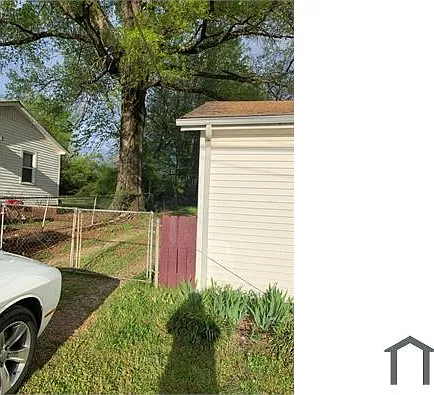 3 bed, 1110 sqft, $1,295 — Photo 3