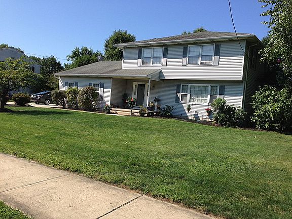 2nd image of 1071 Hughes Dr