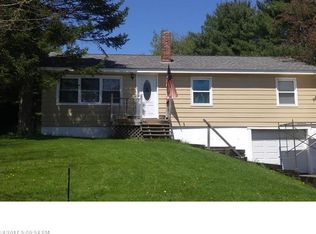 31 Pleasant Hill Dr, Norridgewock, ME 04957