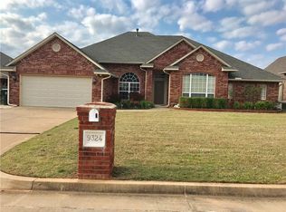9324 Emily Ln, Midwest City, OK 73130