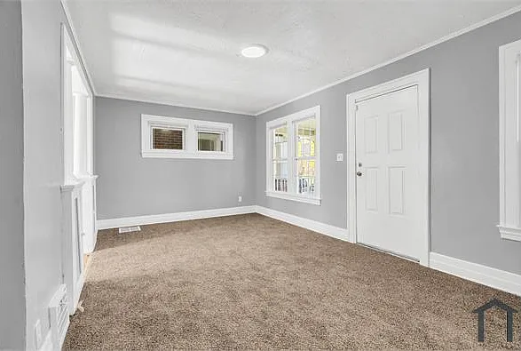 5137 Saint Clair St — Photo 4