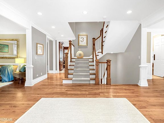 2nd image of 427 W Walnut St