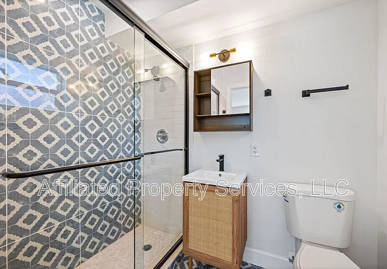 3012 Broadway #104 — Photo 11