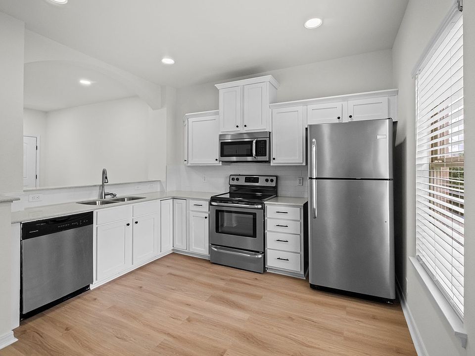 1st image of 1626 N Leverett Ave