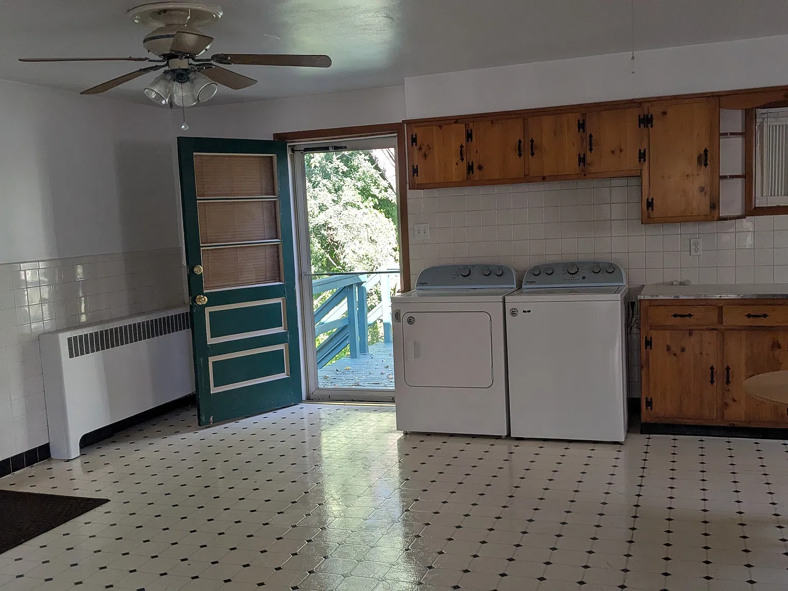 3 bed, 1200 sqft, $1,500 — Photo 4