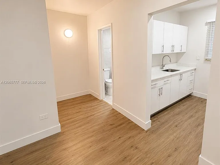 1537 Jefferson Ave #5 — Photo 3