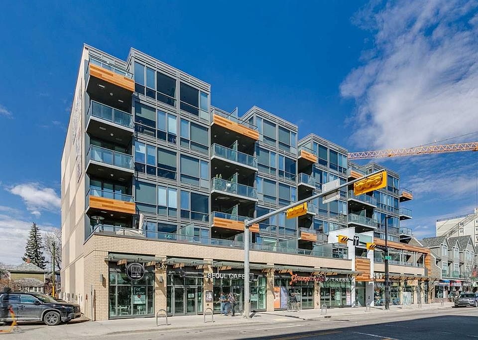1st image of 301 E 10th St NW #201