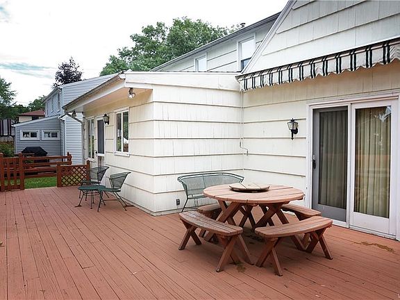 3rd image of 6102 McKinley Pkwy