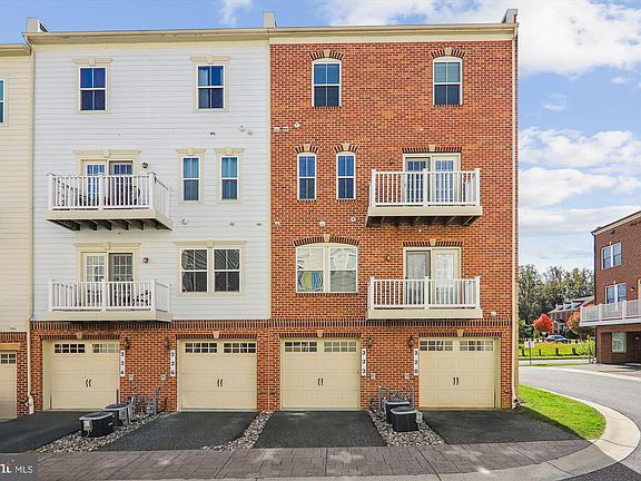 4th image of 222 Urban Ave #222