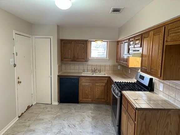 2nd image of 303 S Ballard Ave
