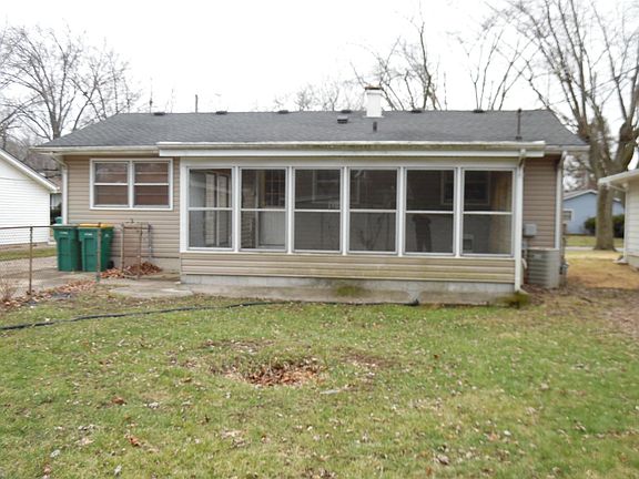 4th image of 700 W 67th Ln