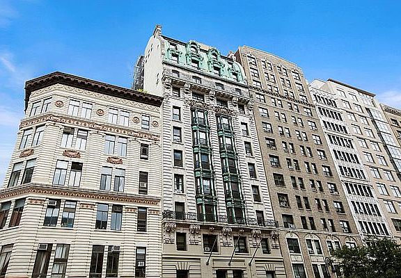 5th image of 112 W 72nd St APT 6F