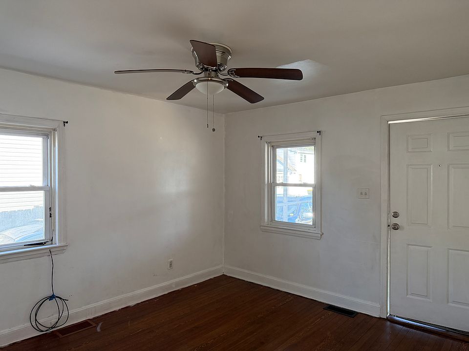 1st image of 113 Brookside Ave #1