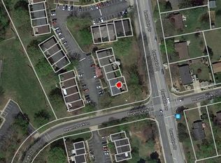 3200 A Regents Park Ln, Greensboro, NC 27455