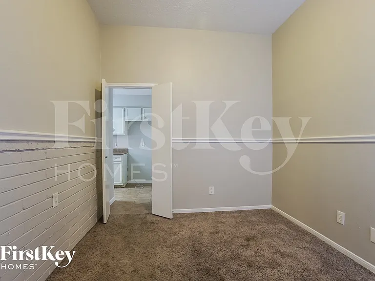 4118 Algernon Dr — Photo 11