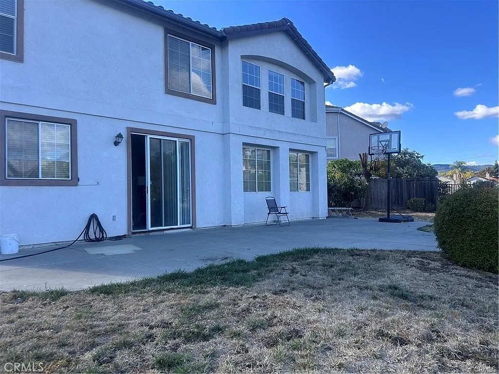 4 bed, 2.5 bath, 2818 sqft, $4,300 — Photo 4