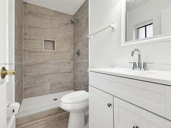 4th image of 3045 SW 124th Ct