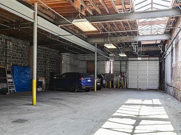 3rd image of 1708 W Cary St #U12