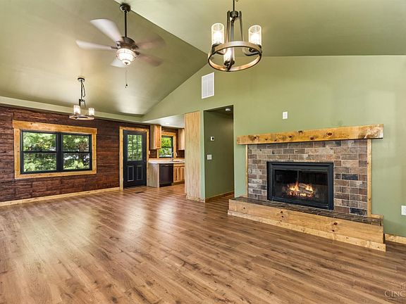 3rd image of 922 Lorelei Dr