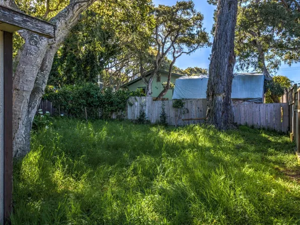 1327 Lawton Ave, Pacific Grove, CA 93950