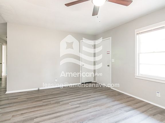 1460278_004_living_room_14230057.jpg