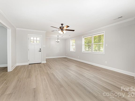 4th image of 1006 Radio Rd #13-16