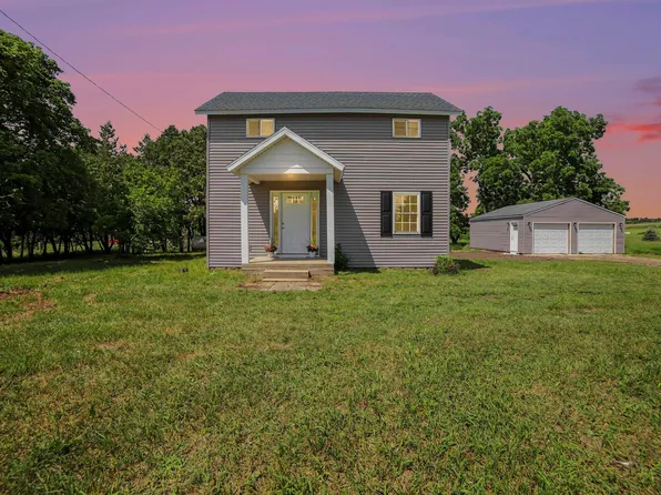 910 W Bradshaw Rd, Scottville, MI 49454