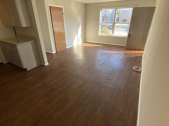 4th image of 325 Cherrydale Ave #11105292
