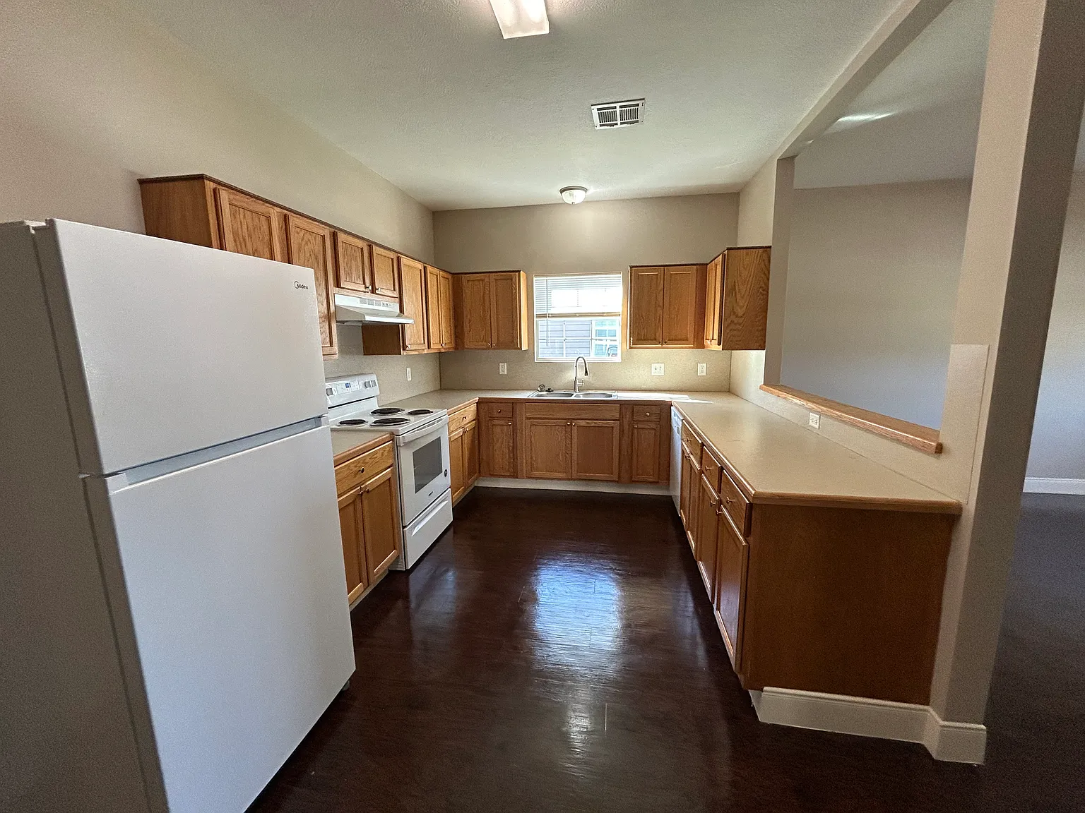 3 bed, 1800 sqft, $1,600 — Photo 4