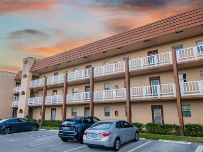 2711 N Pine Island Rd APT 211, Sunrise, FL, 33322