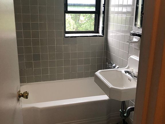 3rd image of 425 Mount Prospect Ave APT 203