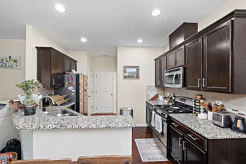 708 Ennis Creek Ln Photo 1