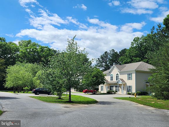 2nd image of 22581 Chickadee Cir #2-4