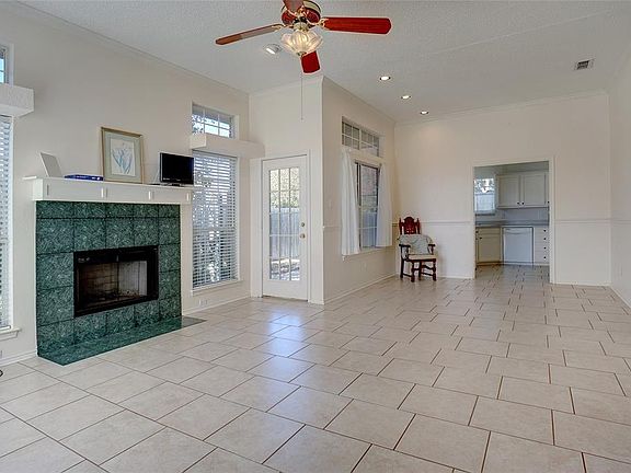 5th image of 1932 Ashley Dr