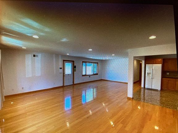 3rd image of 58-43 256th St Floor 1
