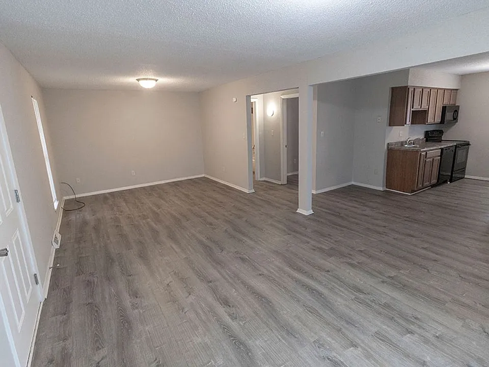 211 Wheaton Ct