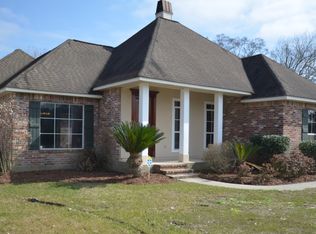 1679 River Run Dr, Denham Springs, LA 70726
