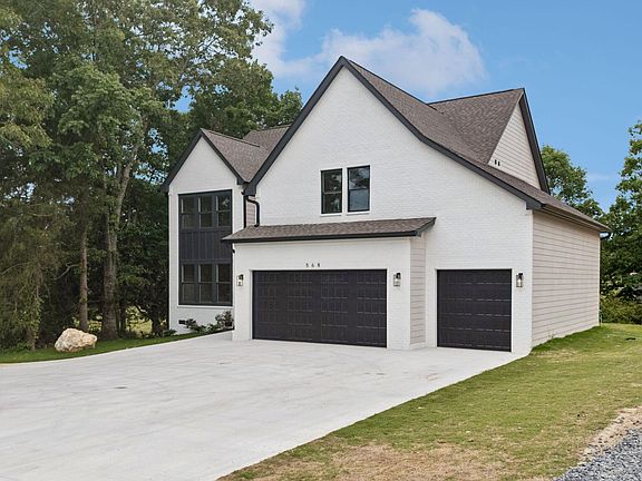 2nd image of 568 Wilkinson Rd NE