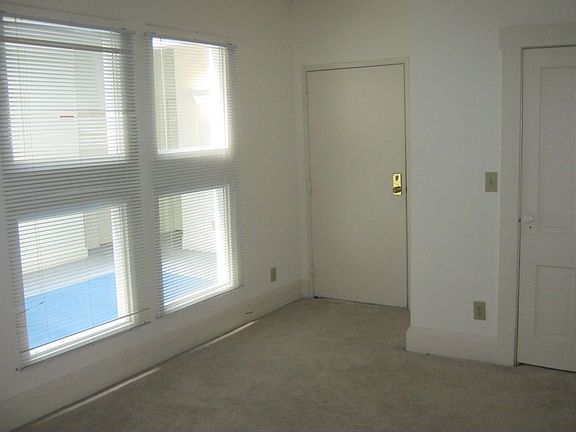 3rd image of 984 N High St APT 305