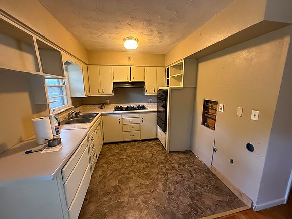 4th image of 1401 Pearl Ave