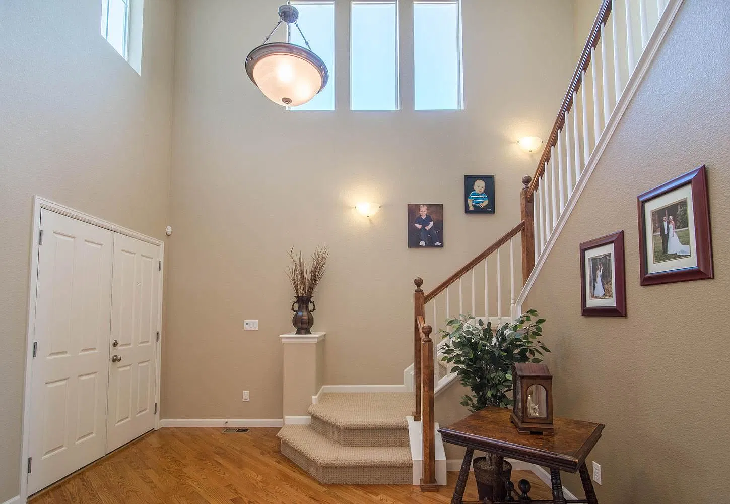 4 bed, 3.5 bath, 3284 sqft, $4,500 — Photo 2