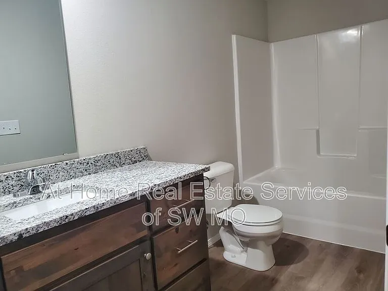 624 S Southgate Dr — Photo 17