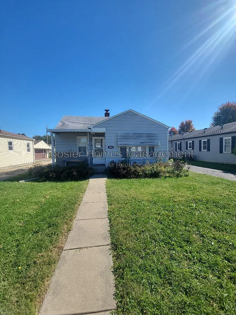 2 bed, 1.0 bath, 1776 sqft, $1,600 — Photo 1