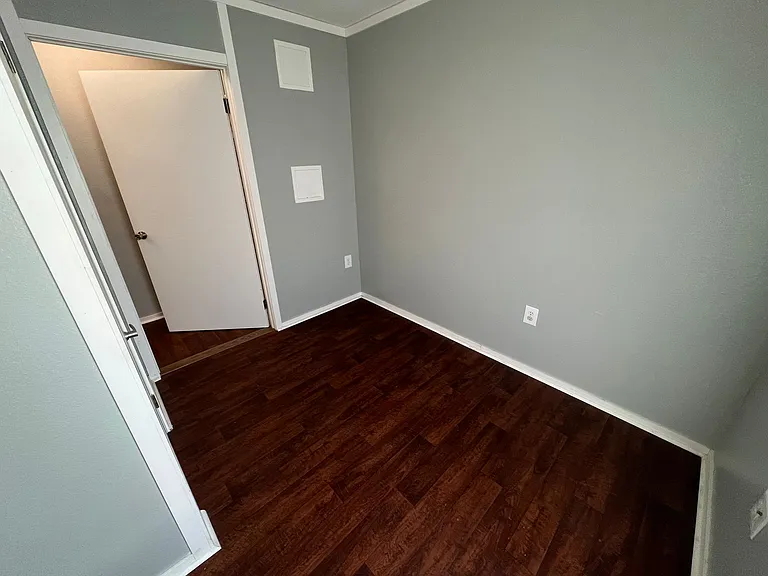 1924 Lake Crest Ln — Photo 14
