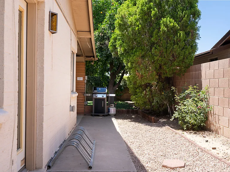 7618 N Via De La Campana — Photo 37