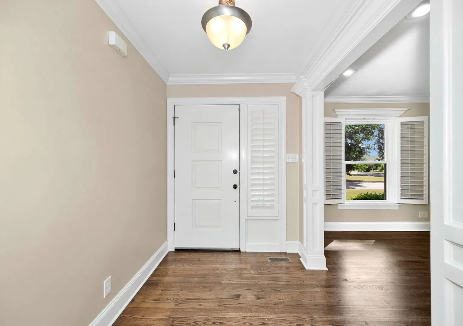 Your Dream Home Awaits in Huntsville's Medical District! — Photo 3