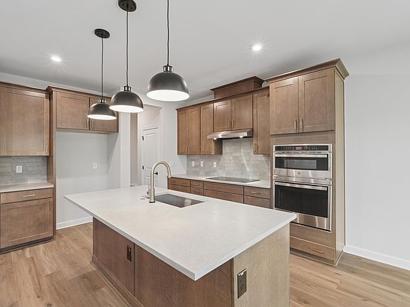3rd image of 224 Oak Summit Pl