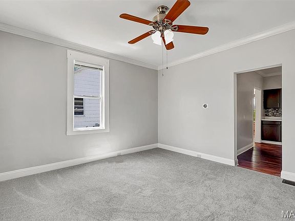 4th image of 315 Williams St