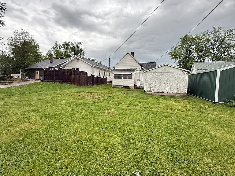 564 S Court St — Photo 18